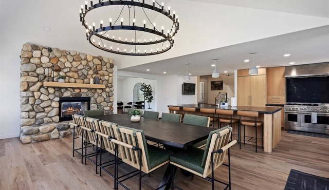 VACATION HOME OF YOUR DREAMS! Luxury Canyon Retreat Above Shoshone Falls with Private Dock