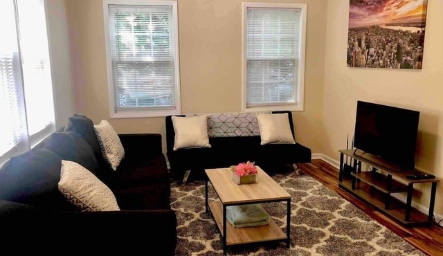 ★ WelcomingTownhome★King Bed★ Long Term Stays★UNC★