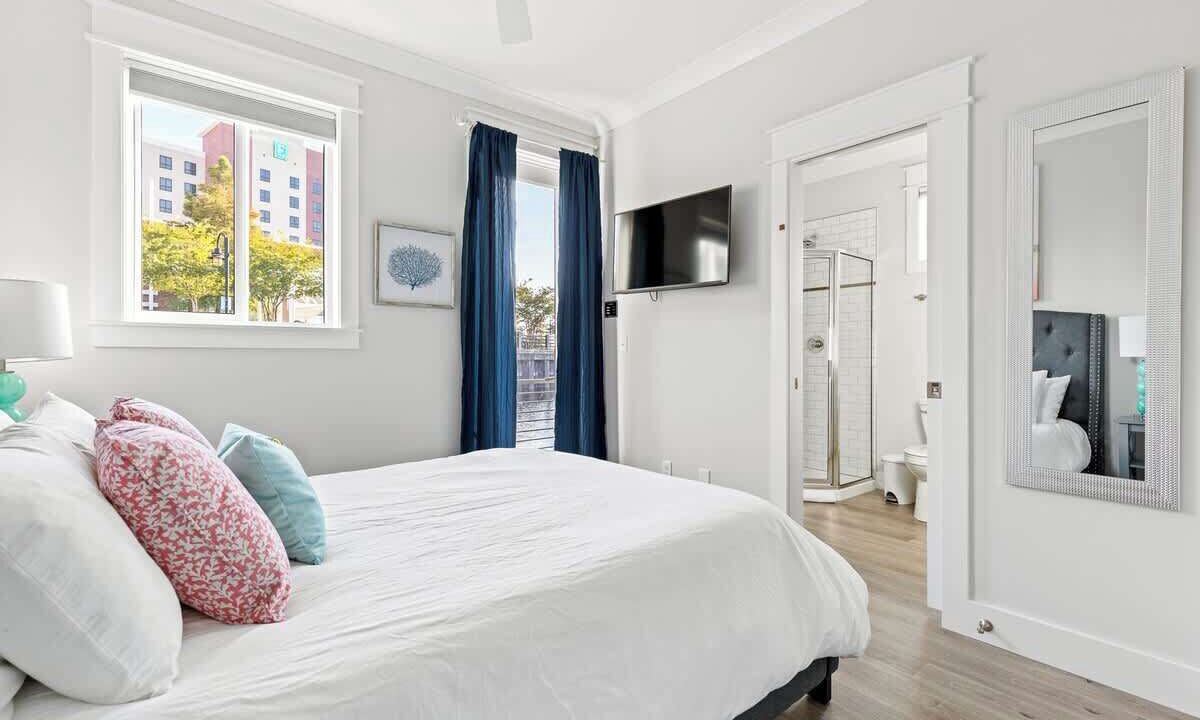 Photo of Bedroom in River District