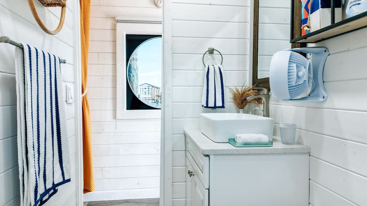 Photo of Bathroom in Bay Esplanade